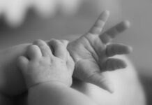 Hallan recién nacido sin vida en vía pública de Bello: autoridades investigan el caso