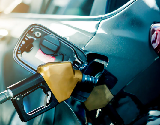 Gasolina vuelve a subir en Colombia desde abril: aumento supera los $350 por galón