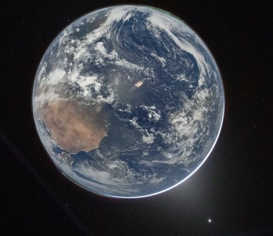 NASA revela impactantes imágenes de la Tierra tomadas desde la misión Artemis II rumbo a la Luna