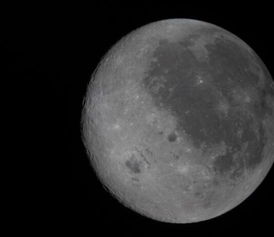 Artemis II marca un hito: astronautas baten récord de distancia desde la Tierra