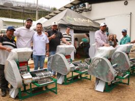 Más de 70 familias caficultoras de Marinilla recibieron insumos y herramientas para fortalecer la producción
