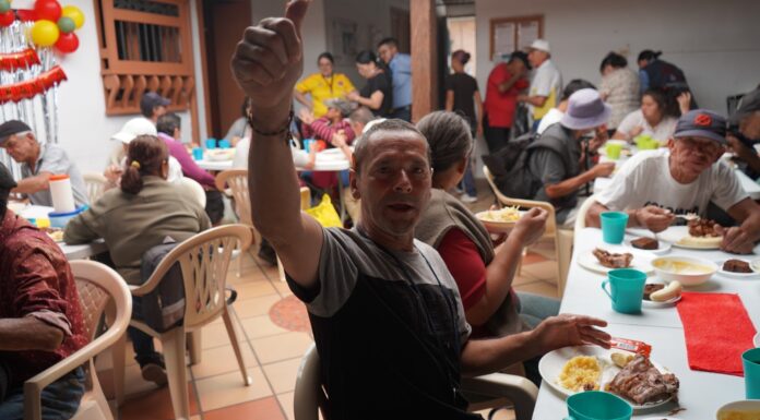 Alcaldía de Rionegro y Pastoral Social celebran los cumpleaños de personas en situación de vulnerabilidad